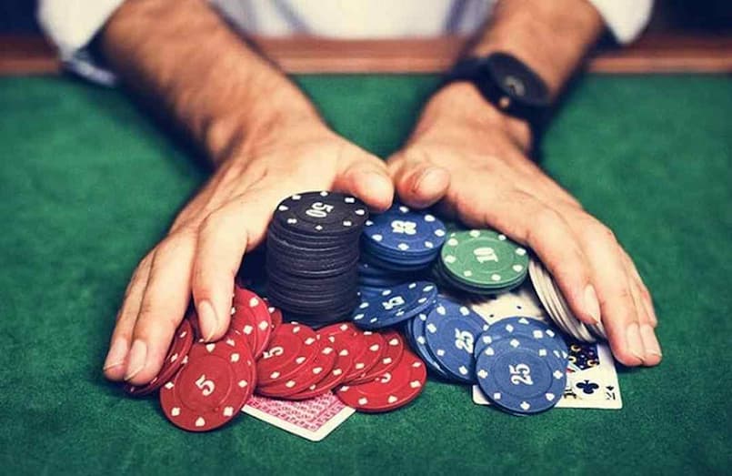 Những ưu điểm về Bluff trong Poker là gì?